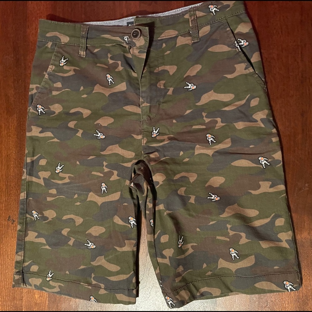 ( Boys ) Camo shorts size ( 14 )